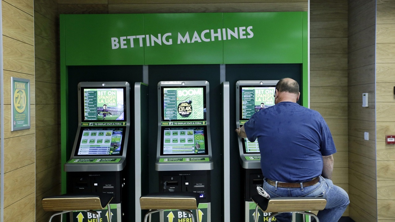 paddy-power-to-increase-digital-betting-shop-displays-in-2022