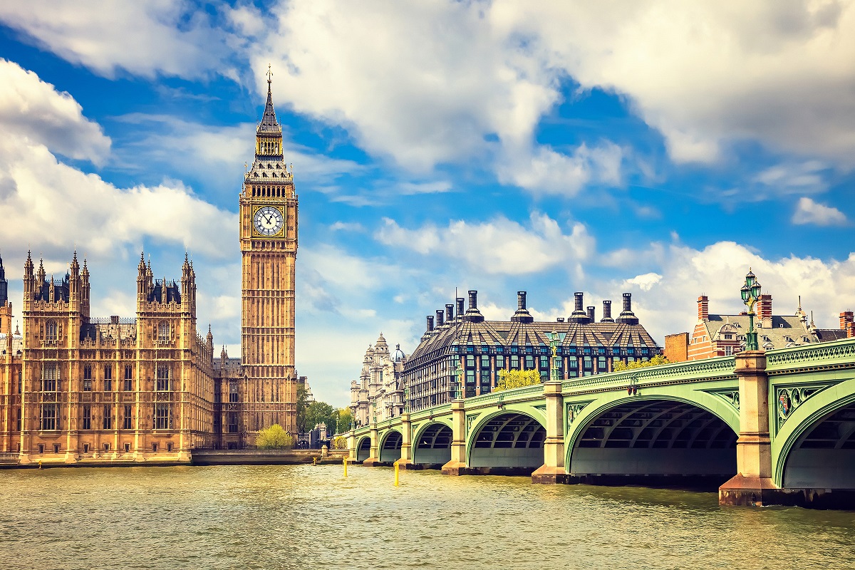 gaming-glitch:-uk-gaming-industry-hit-by-skills-shortage-as-applications-to-creative-courses-down-20%-in-last-decade