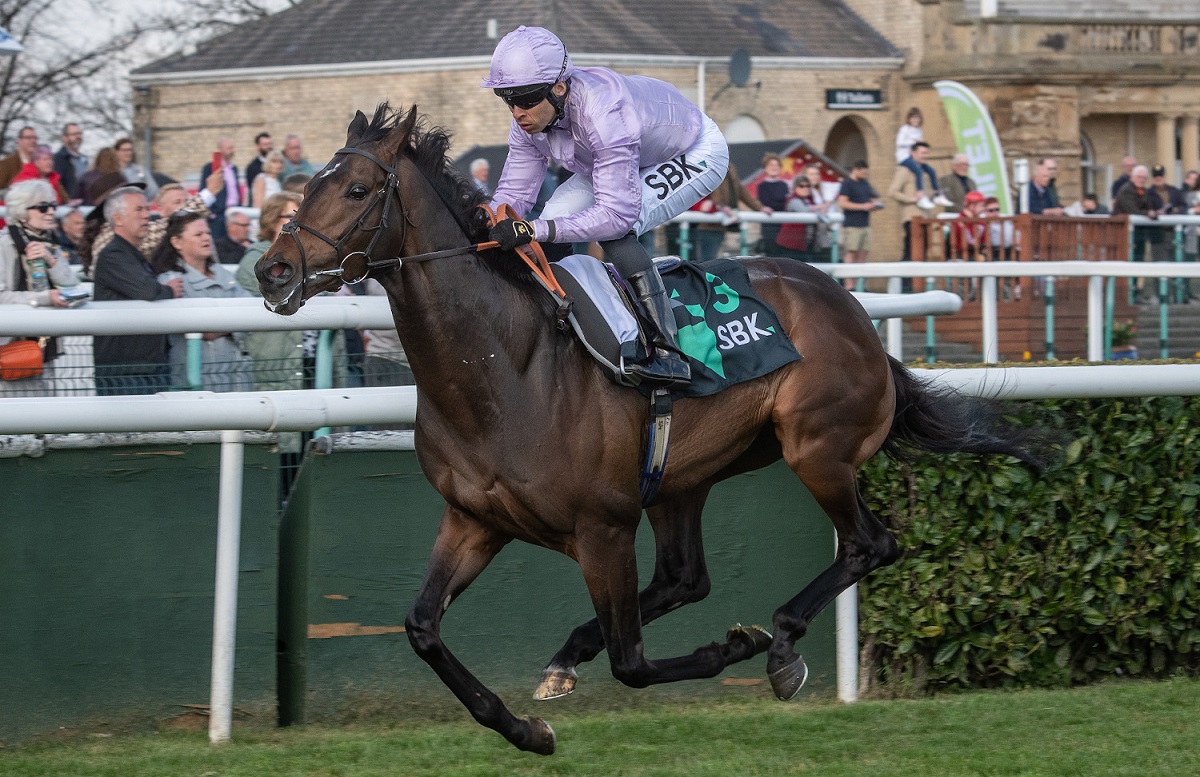 sbk-to-sponsor-lingfield-derby-and-oaks-trials