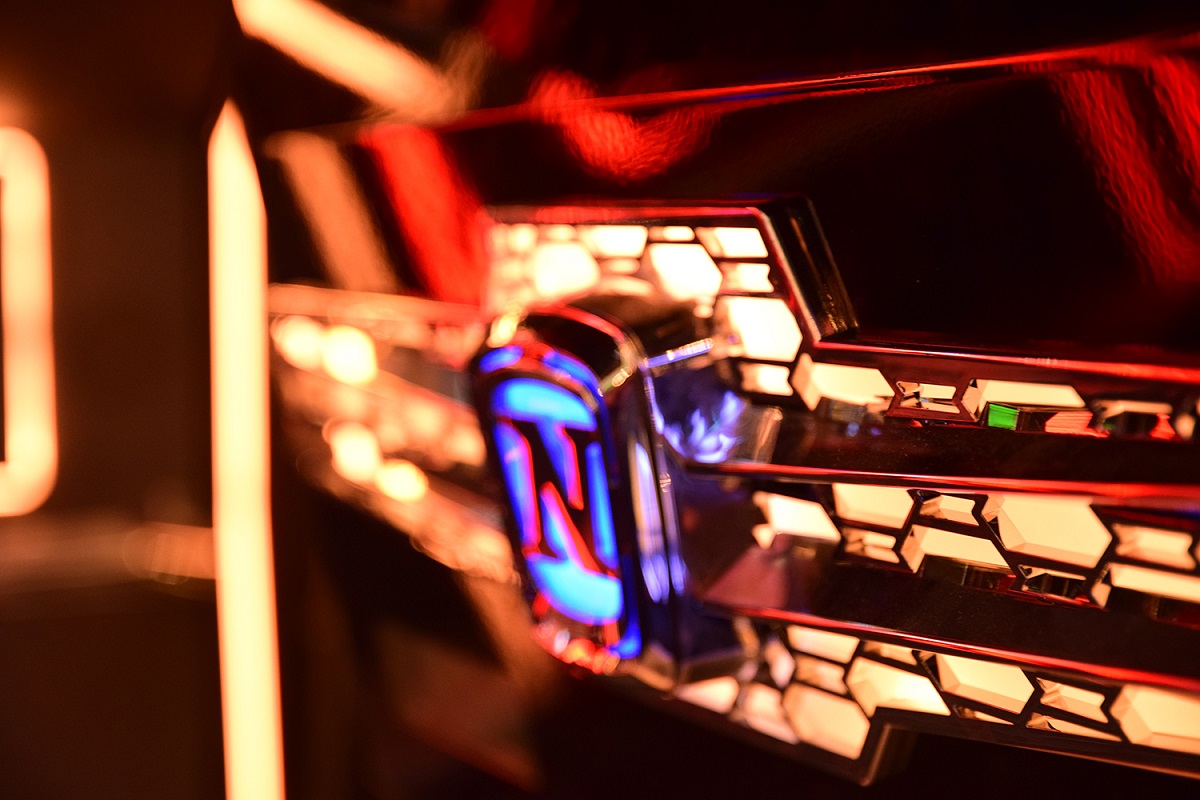 novomatic:-diamond-x-1.55j-–-elegantly-curved-gaming-beyond-x-pectations