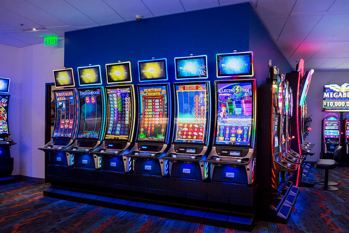 international-game-technology-plc-announces-completion-of-sale-of-italian-commercial-payment-business-to-postepay-spa.
