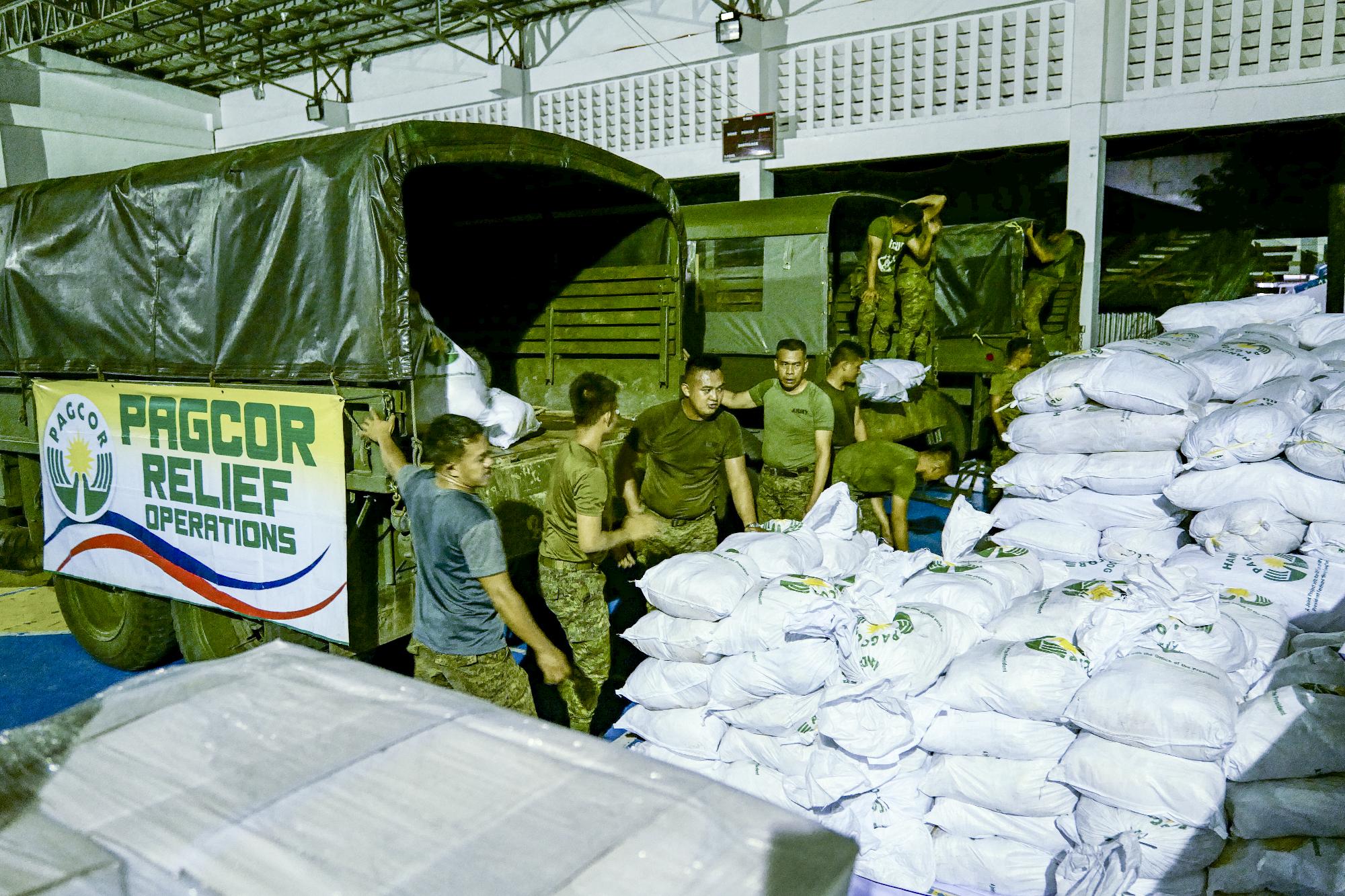 pagcor-continues-to-pour-relief-assistance-for-mayon-evacuees